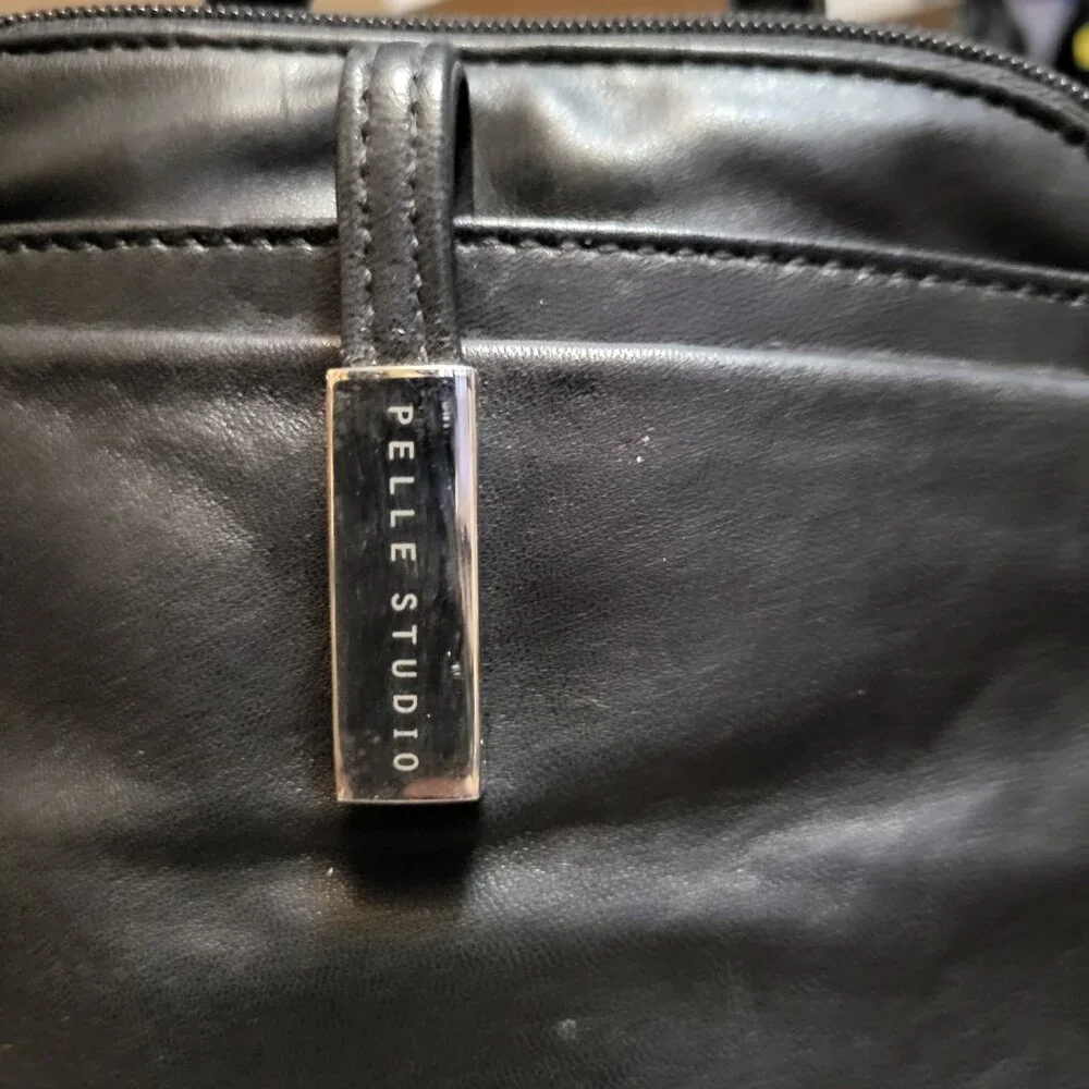 PELLE STUDIO FOR WILSONS LEATHER VINTAGE BLACK SLING BACKPACK - Picture 4 of 6